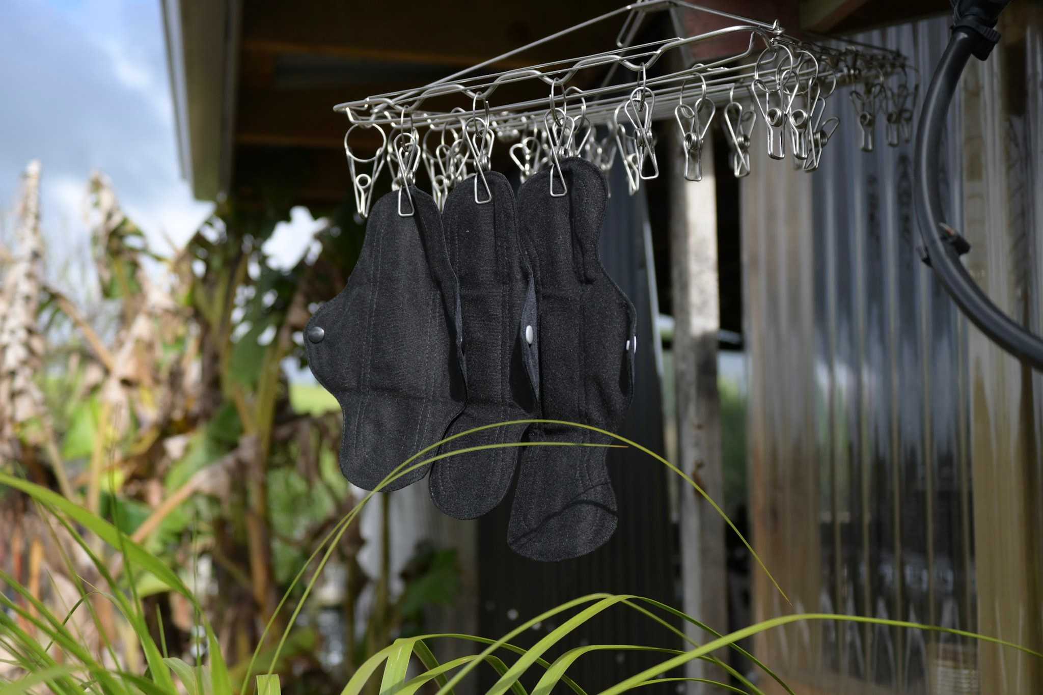 Ikura - Hanging reusable pads (2)